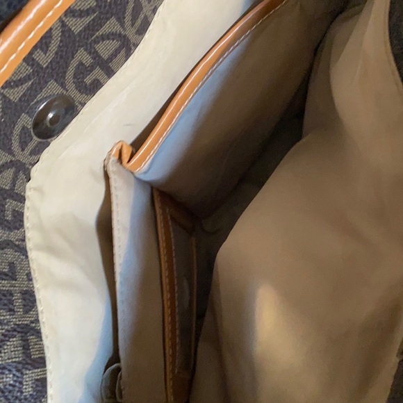 Gianni Bernini Signature Brown Tote - Picture 15 of 16